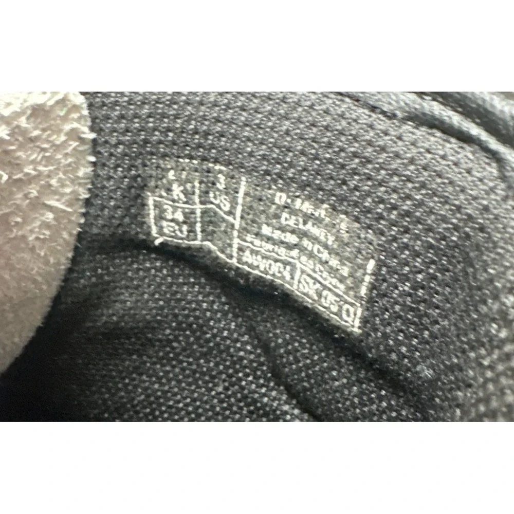 Dr. Martens product pair